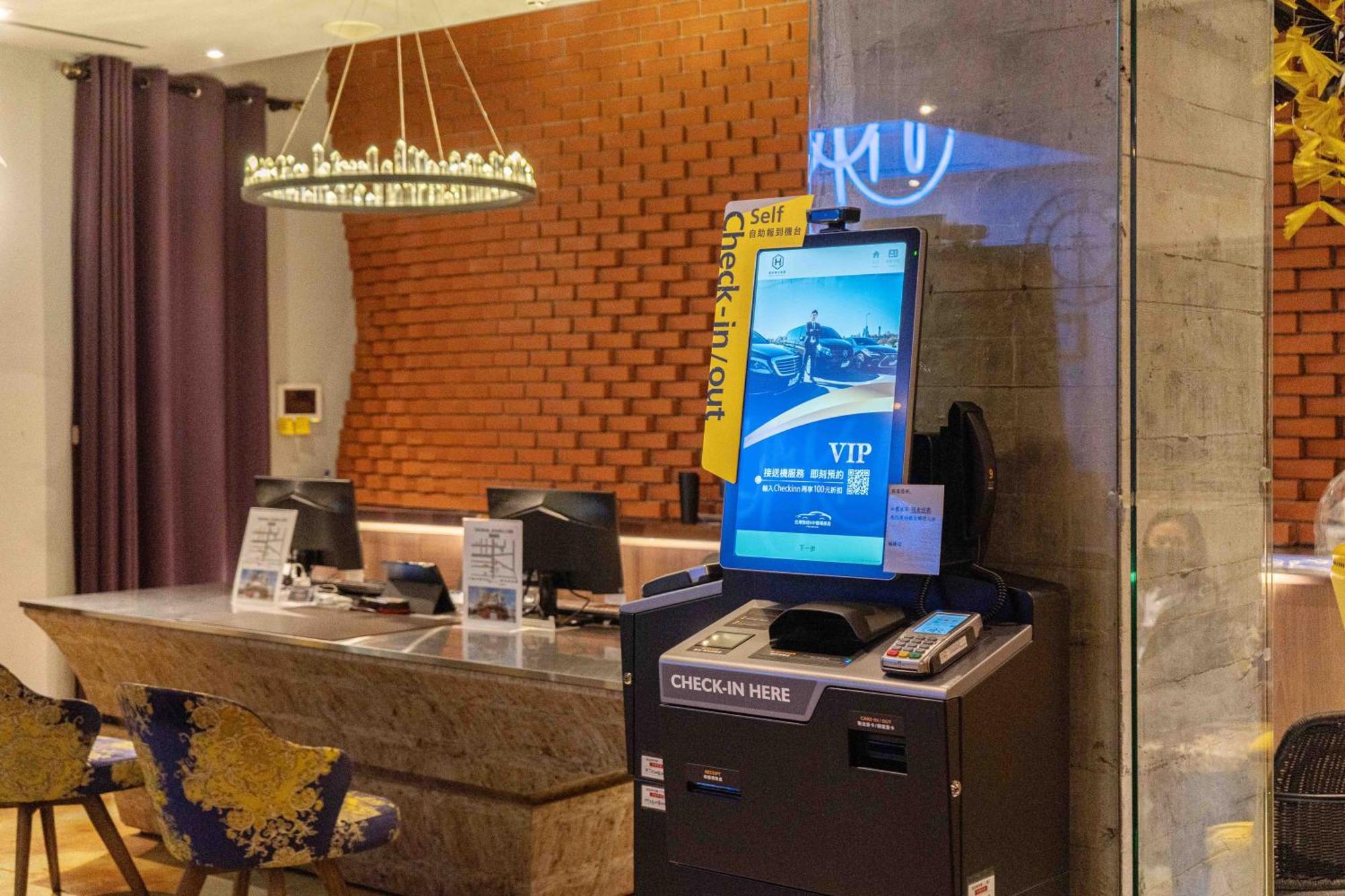 CHECK inn HIVE Luodong Exterior foto